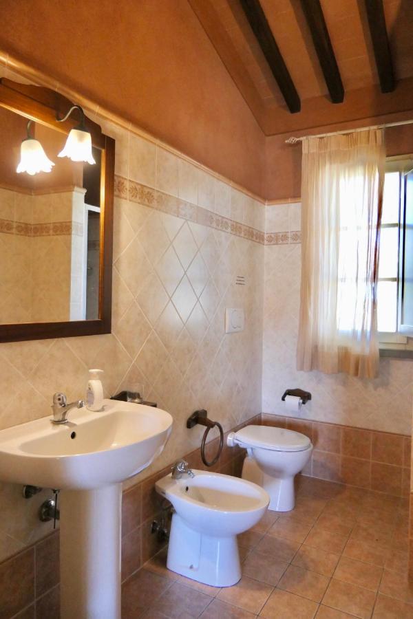 Apartments In Residence With Swimming Pool In 몬테베르디마리티모 외부 사진